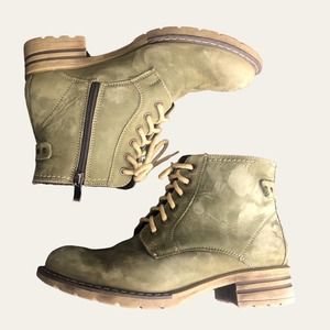 Via Italia Handmade Italian Footwear Olive Suede Leather Boot, 7.5